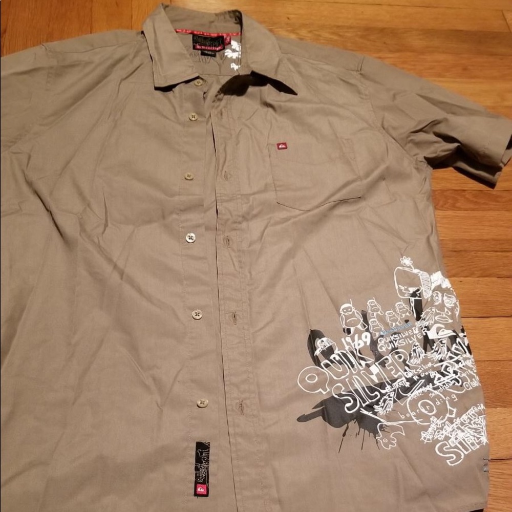 Unique Shortsleeved Quiksilver Button Down Shirt